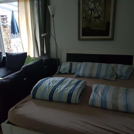Ferienwohnung Ebenerdig Mit Terrasse & Garten, Wlan & Parkplatz! Self Check-In & Check-Out! Schwedenofen! Auggen Exterior foto